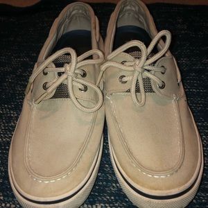 beige sperry topsides